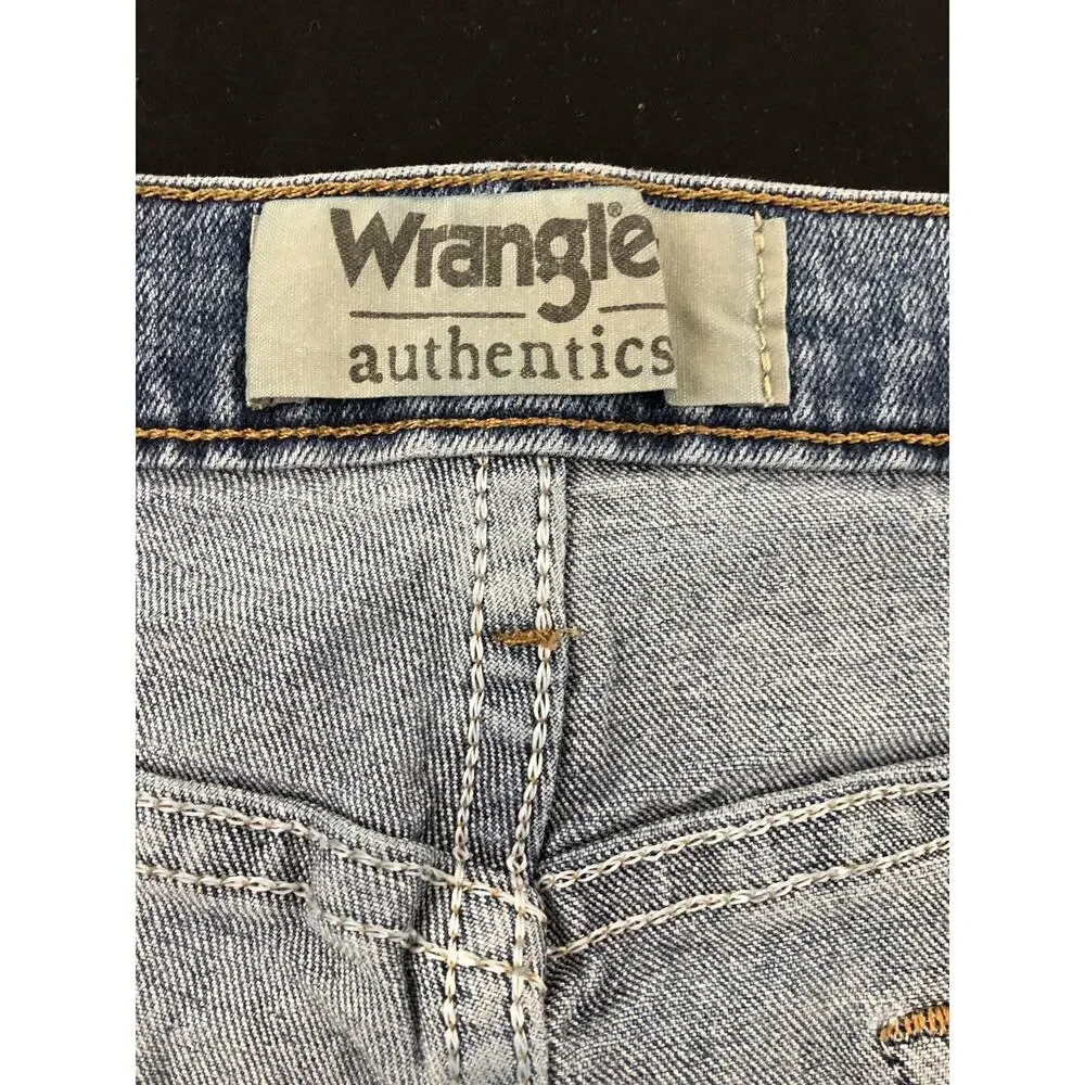 Wrangler Jeans Mens 34x32 Blue Light Wash Straight Stretch Denim Authentics